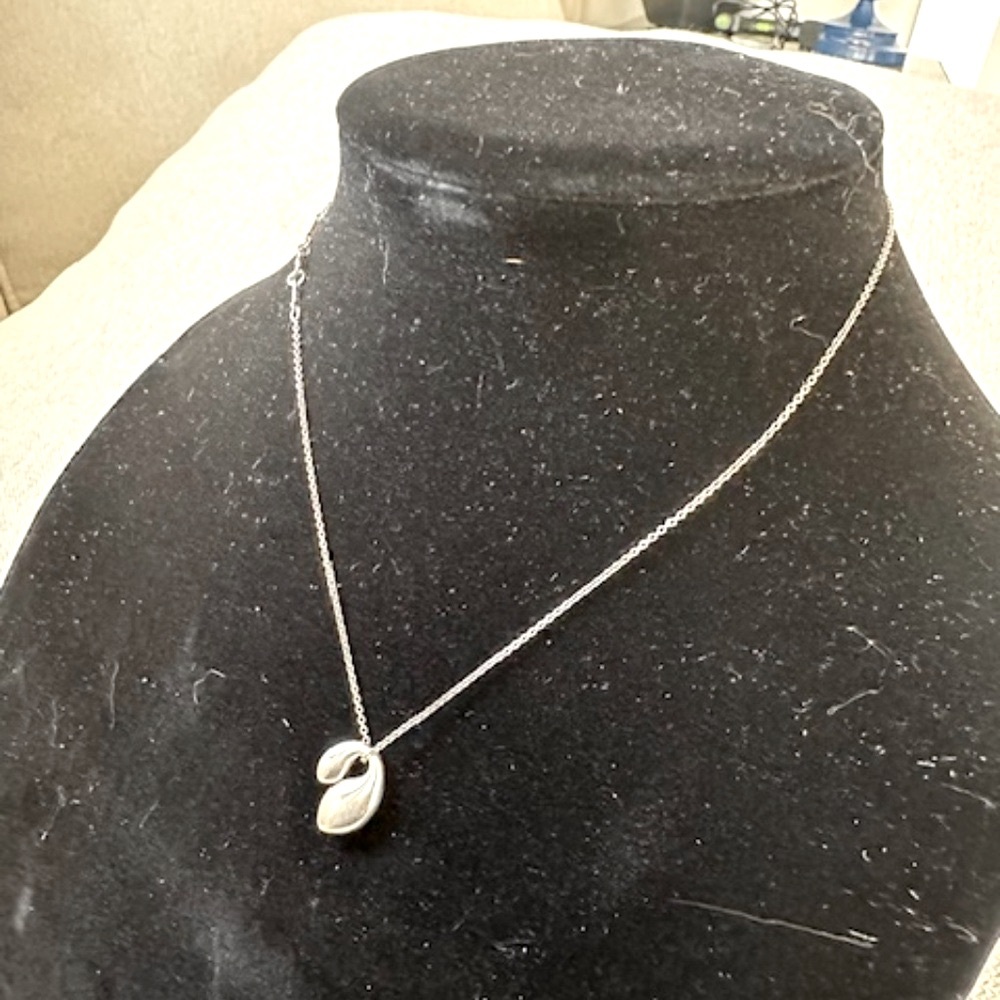 Tiffany .925 Sterling Silver Double teardrop with Original Chain